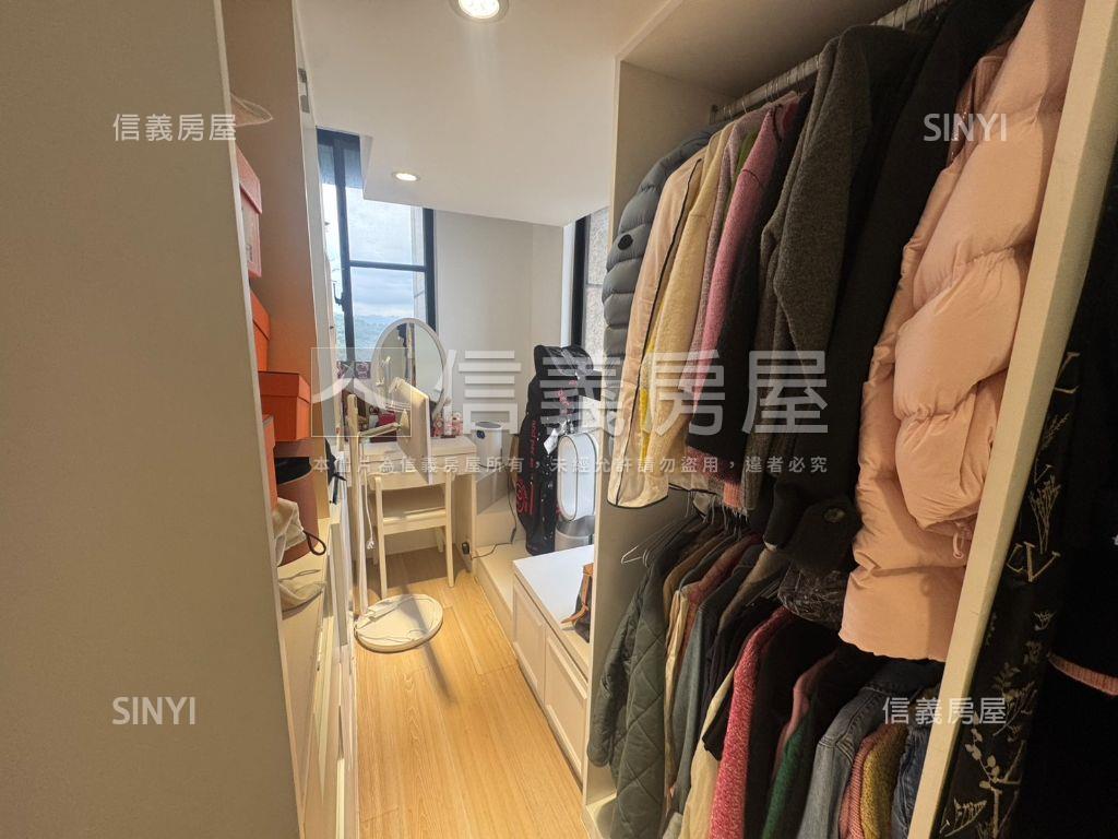 天際次高樓面綠景美宅房屋室內格局與周邊環境