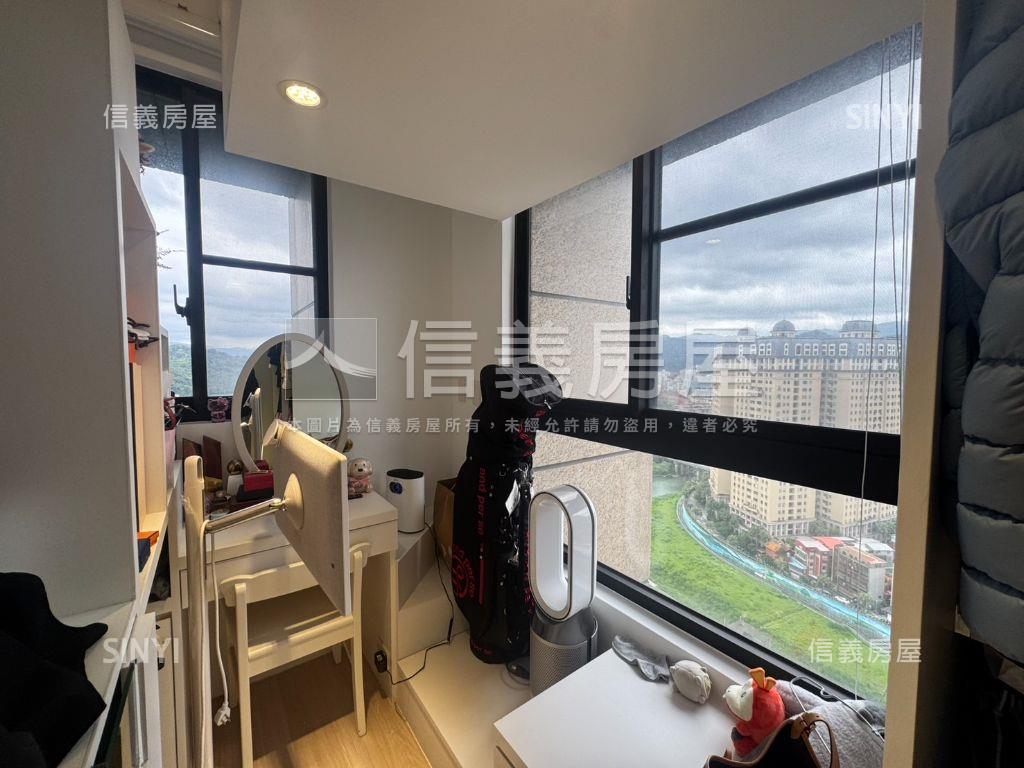 天際次高樓面綠景美宅房屋室內格局與周邊環境