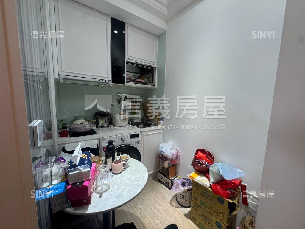 天際次高樓面綠景美宅房屋室內格局與周邊環境
