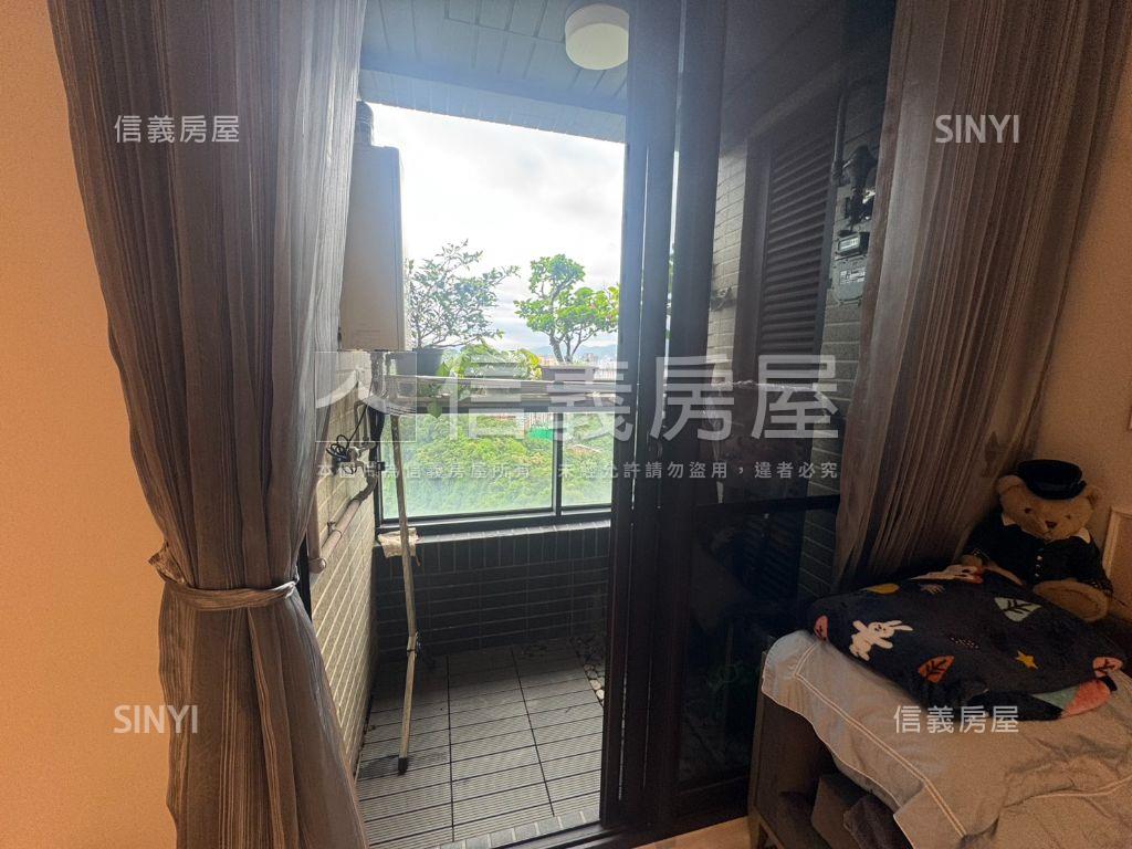 天際次高樓面綠景美宅房屋室內格局與周邊環境