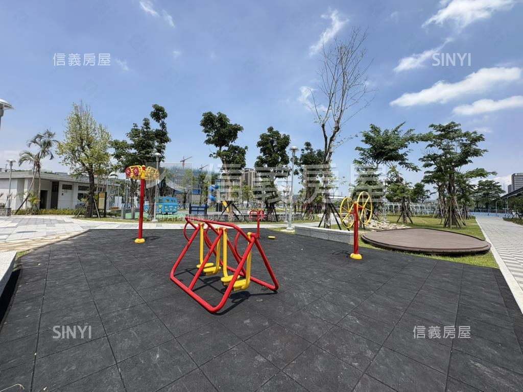 朗朗城心三角金店面房屋室內格局與周邊環境