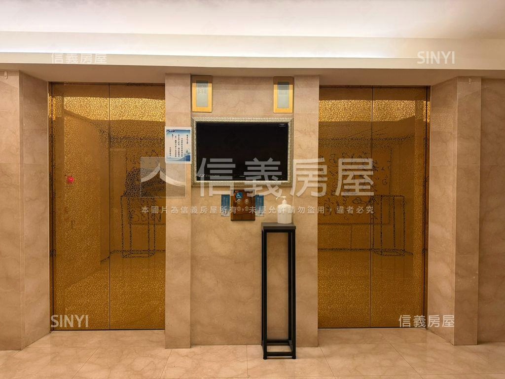 水岫雙出入口車位房屋室內格局與周邊環境