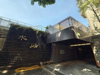 水岫雙出入口車位