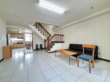 東區太子鎮樓中樓四房平車