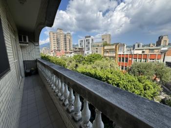 芝山捷運方正頂加珠寶盒