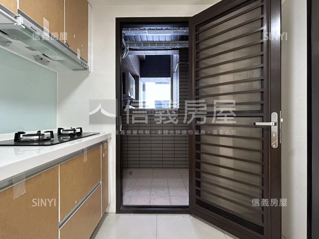 佳展大展高鐵特區高樓層Ａ房屋室內格局與周邊環境