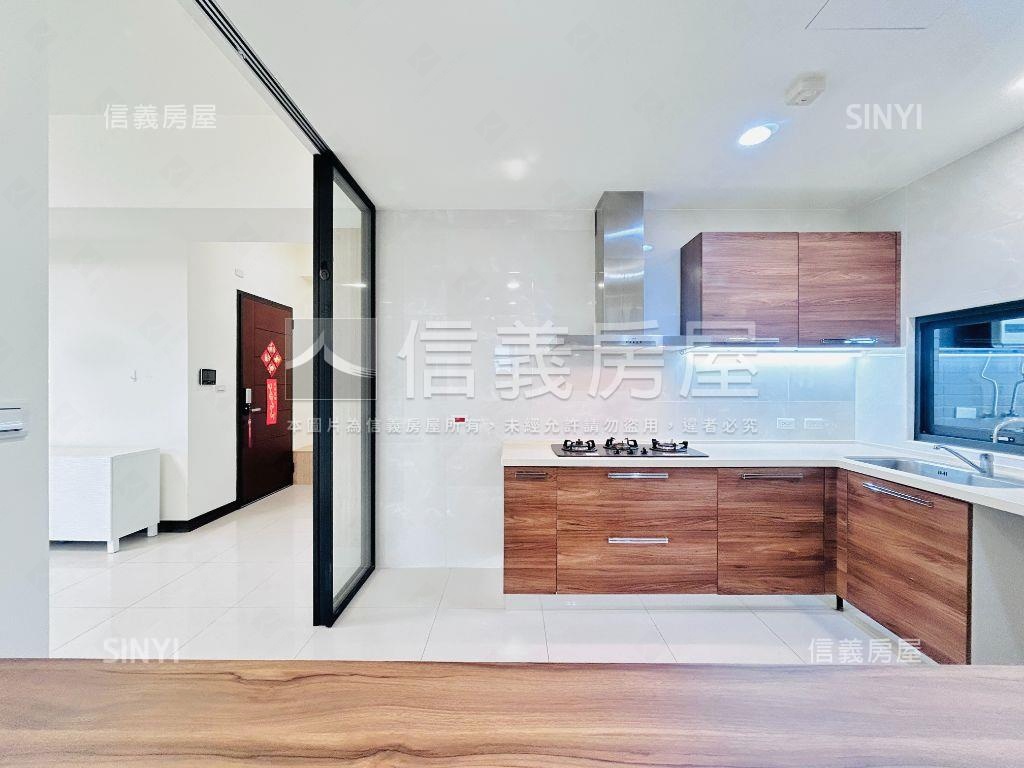 青埔近華泰曜見築三房車位房屋室內格局與周邊環境