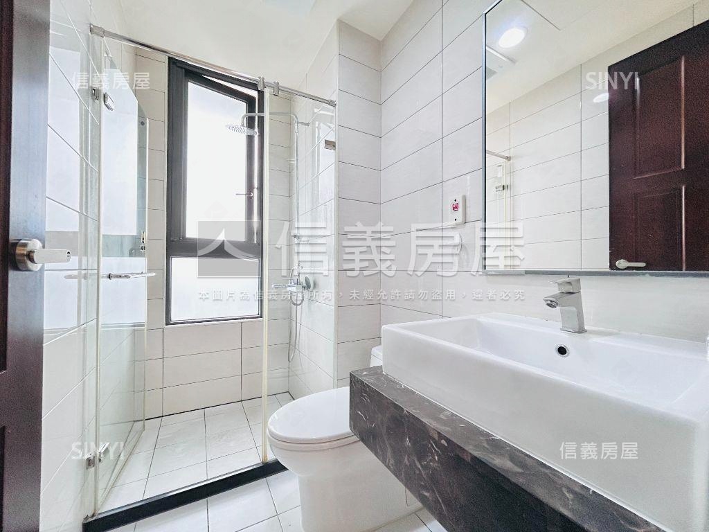 青埔近華泰曜見築三房車位房屋室內格局與周邊環境