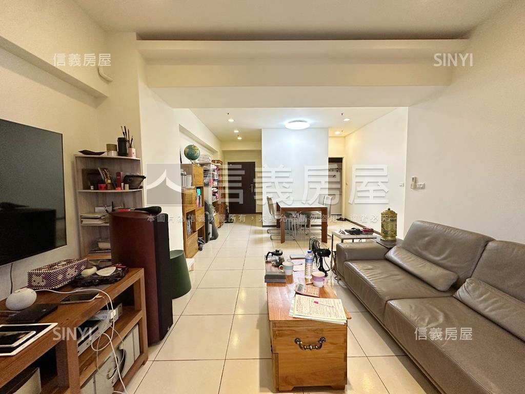 昇陽府中棧三房帶車位房屋室內格局與周邊環境