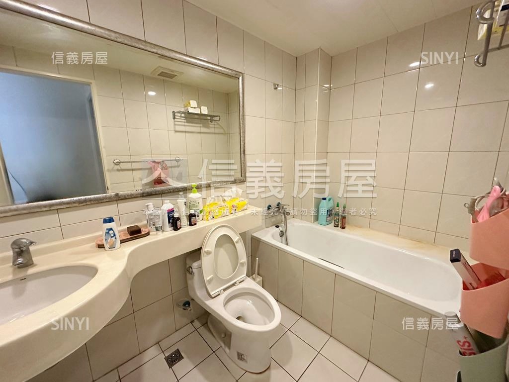 昇陽府中棧三房帶車位房屋室內格局與周邊環境