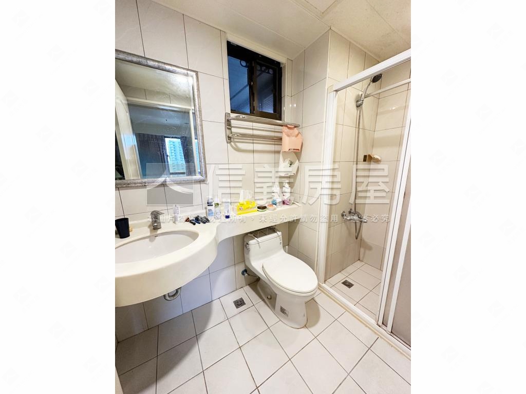 昇陽府中棧三房帶車位房屋室內格局與周邊環境