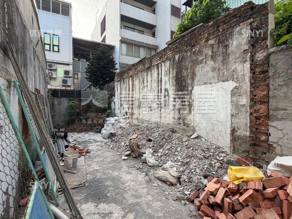 近捷運市議會站方正土地房屋室內格局與周邊環境