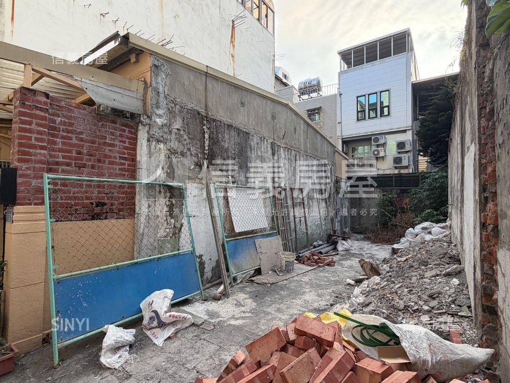 近捷運市議會站方正土地房屋室內格局與周邊環境