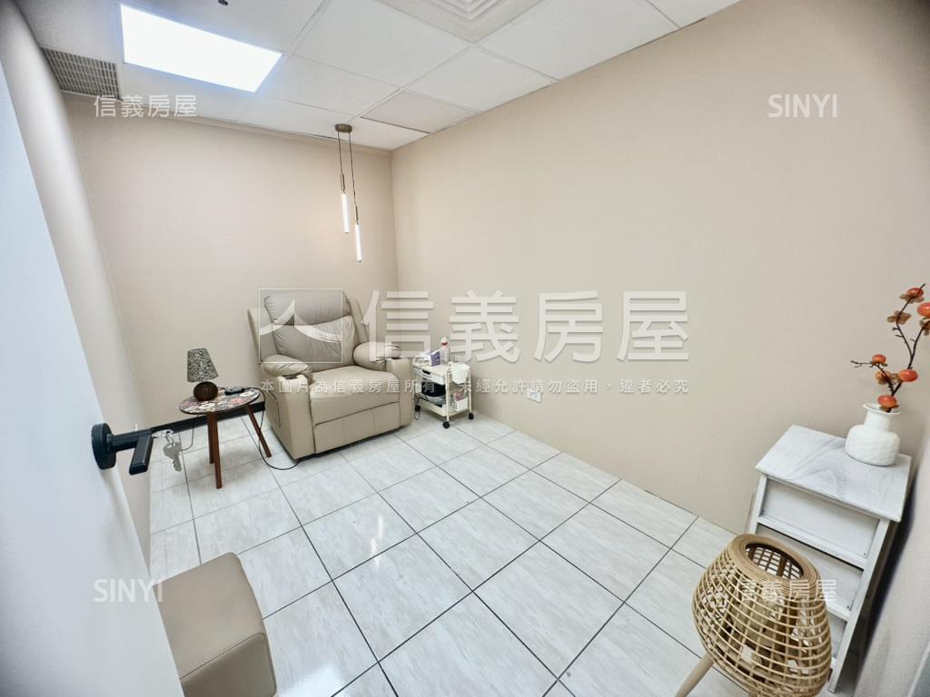 順天中來稀有商辦附平車房屋室內格局與周邊環境