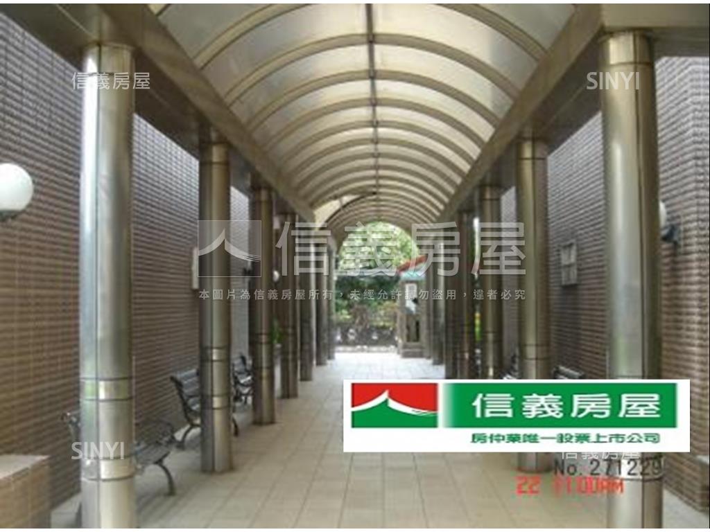 淡江華城大空間方正３房房屋室內格局與周邊環境