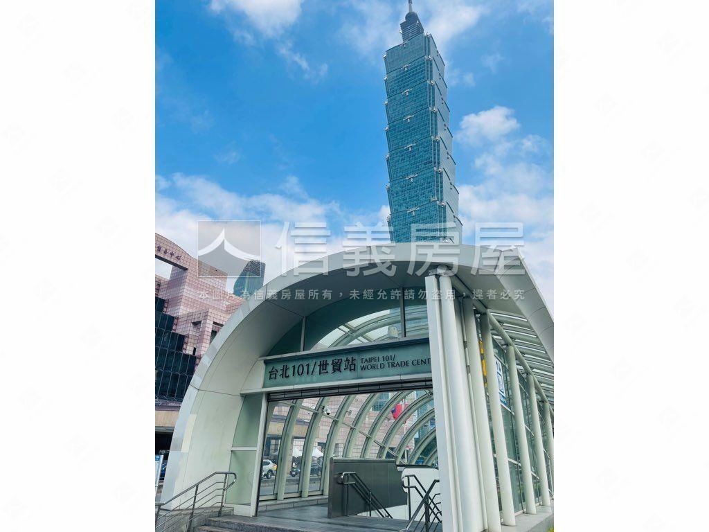 很稀有世貿１０１坡平車位房屋室內格局與周邊環境