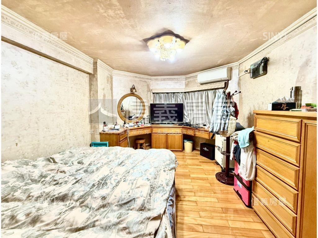 民生海華管理電梯三房大戶房屋室內格局與周邊環境