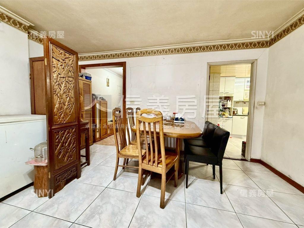 民生海華管理電梯三房大戶房屋室內格局與周邊環境