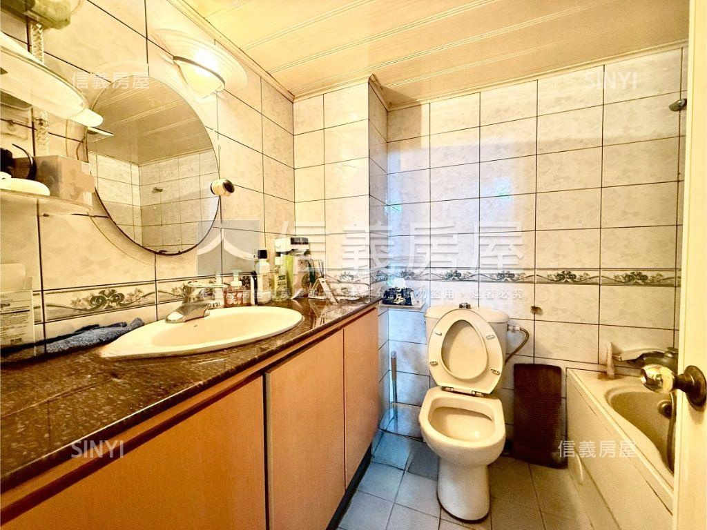 民生海華管理電梯三房大戶房屋室內格局與周邊環境