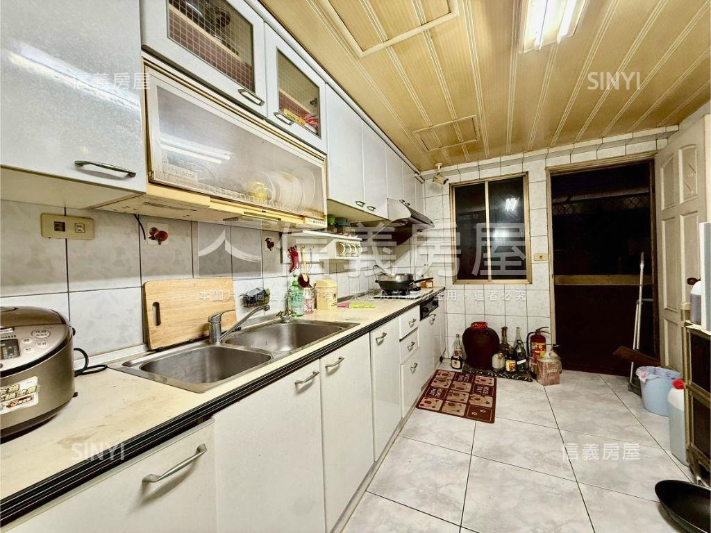 民生海華管理電梯三房大戶房屋室內格局與周邊環境