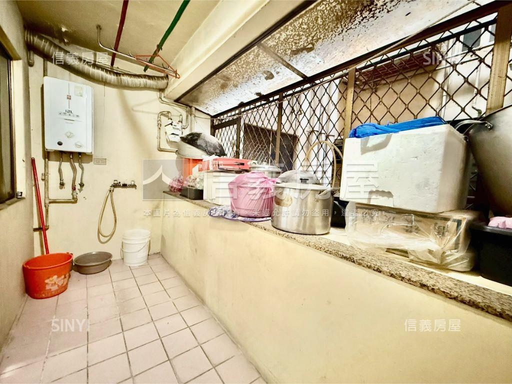 民生海華管理電梯三房大戶房屋室內格局與周邊環境