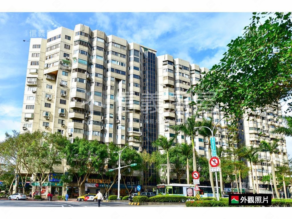 民生海華管理電梯三房大戶房屋室內格局與周邊環境