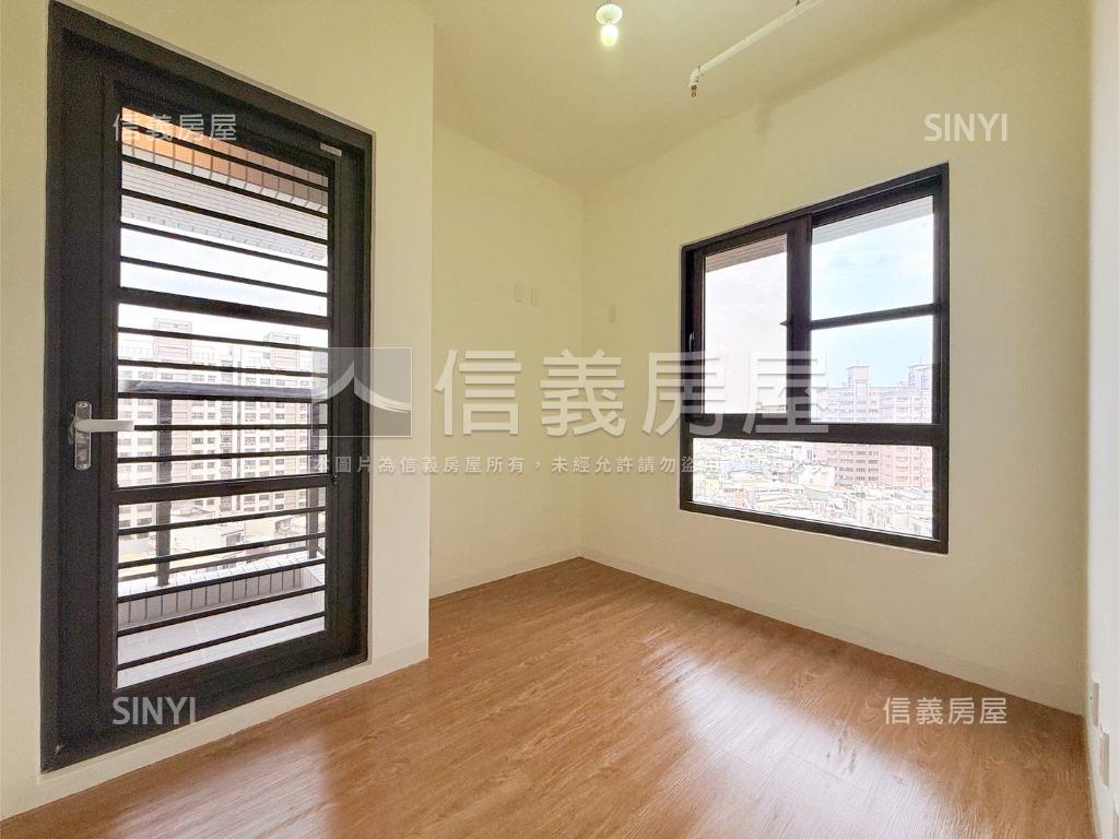 瑞隆松下高樓市景２房車位房屋室內格局與周邊環境
