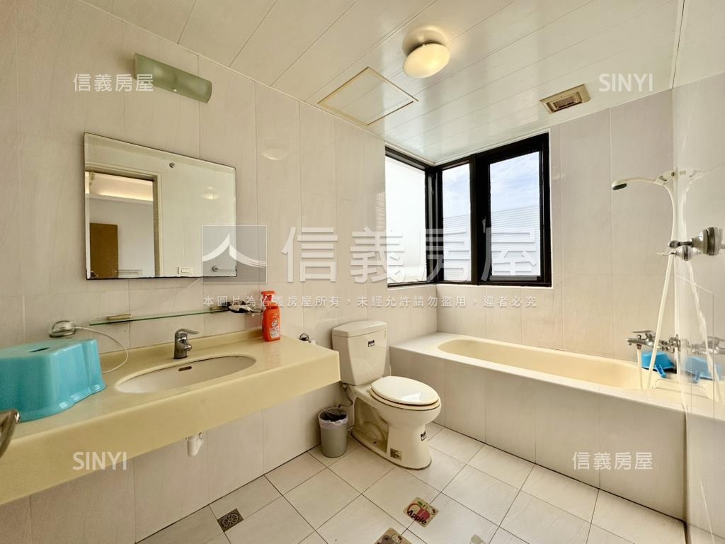 綠灣邊間山景。遼闊視野房屋室內格局與周邊環境