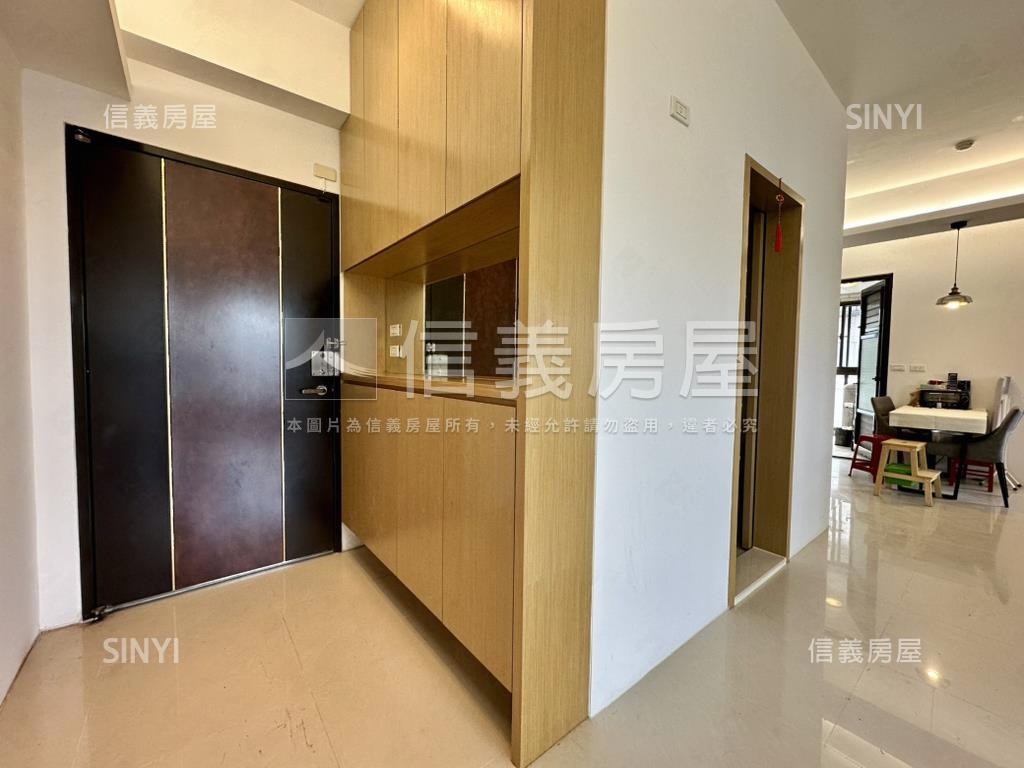 綠灣邊間山景。遼闊視野房屋室內格局與周邊環境