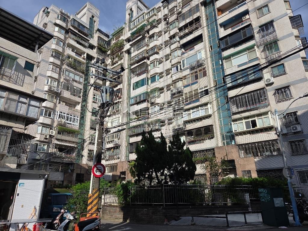 中正花都美景三房房屋室內格局與周邊環境