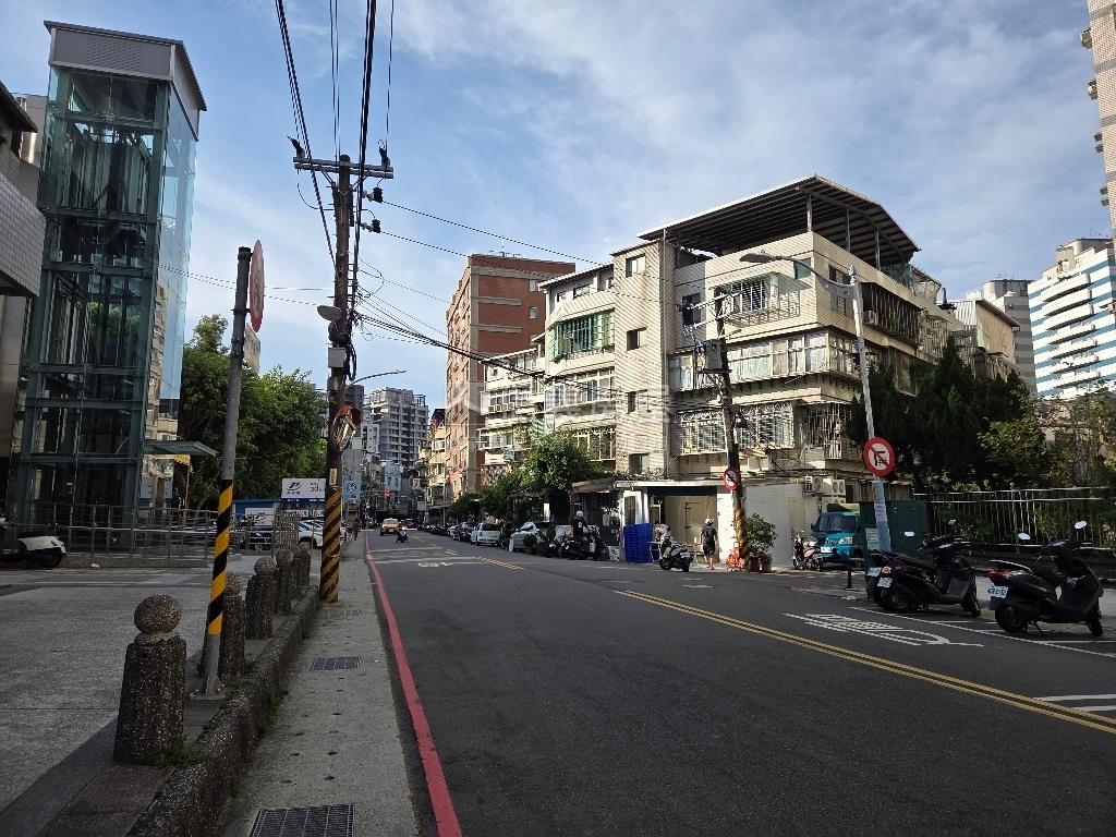 中正花都美景三房房屋室內格局與周邊環境