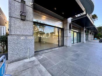 崇德漢神百貨近７米寬店王