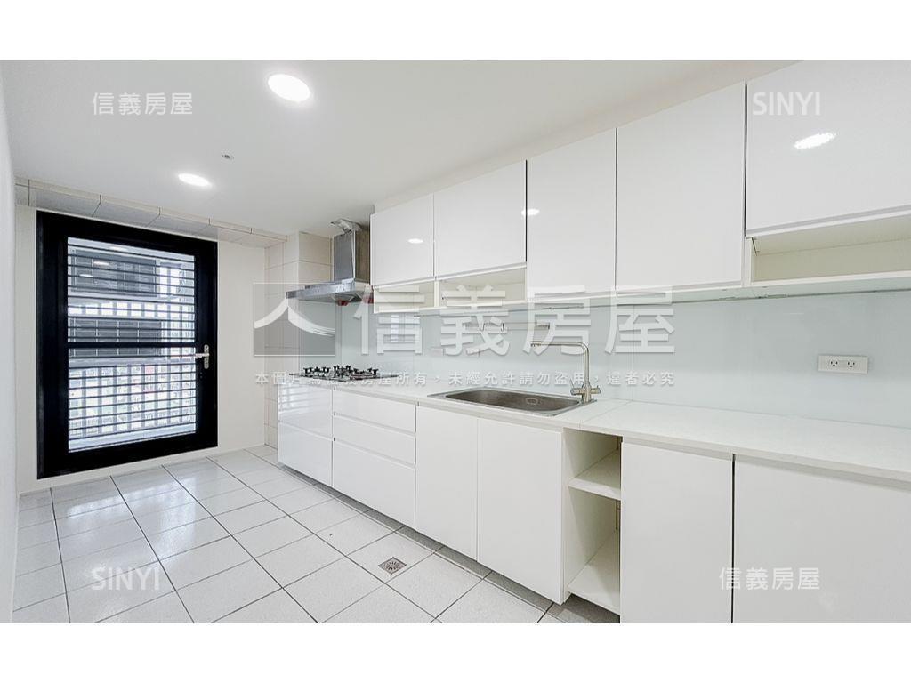 非凡比大四房平車房屋室內格局與周邊環境