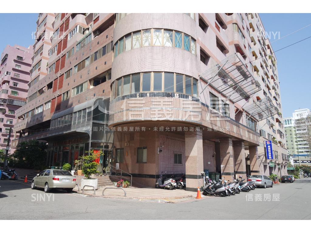 非凡比大四房平車房屋室內格局與周邊環境