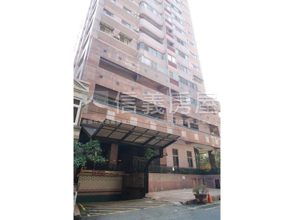 非凡比大四房平車房屋室內格局與周邊環境