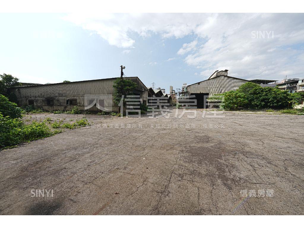 五股中興路３３３７坪土地房屋室內格局與周邊環境