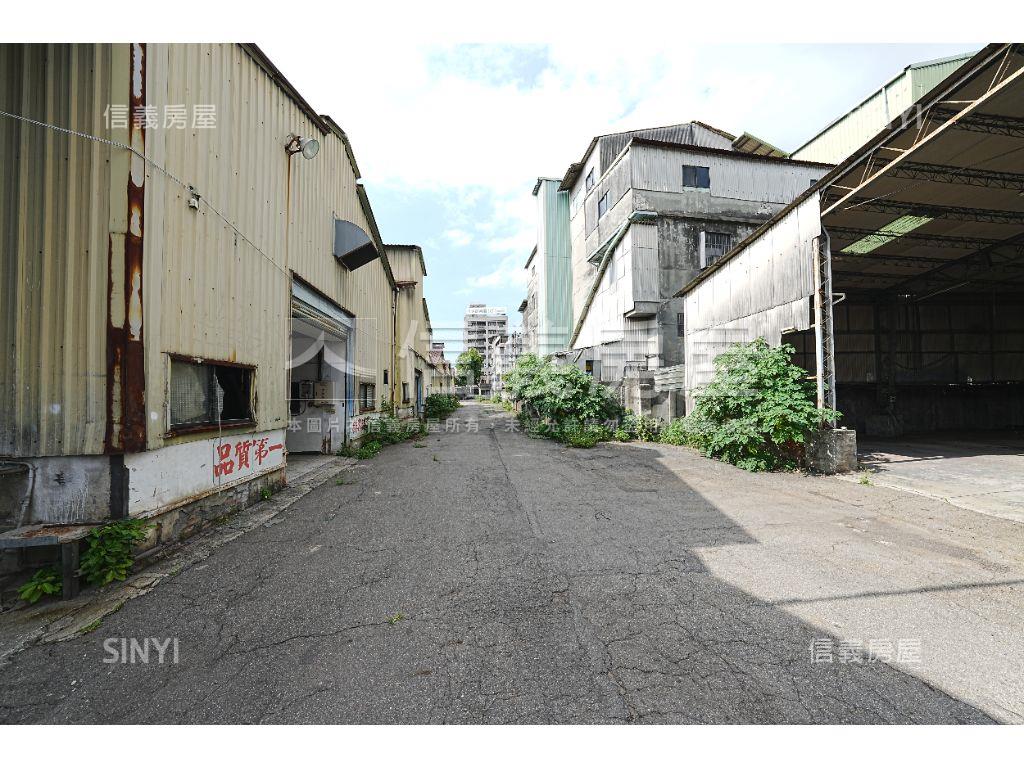 五股中興路３３３７坪土地房屋室內格局與周邊環境