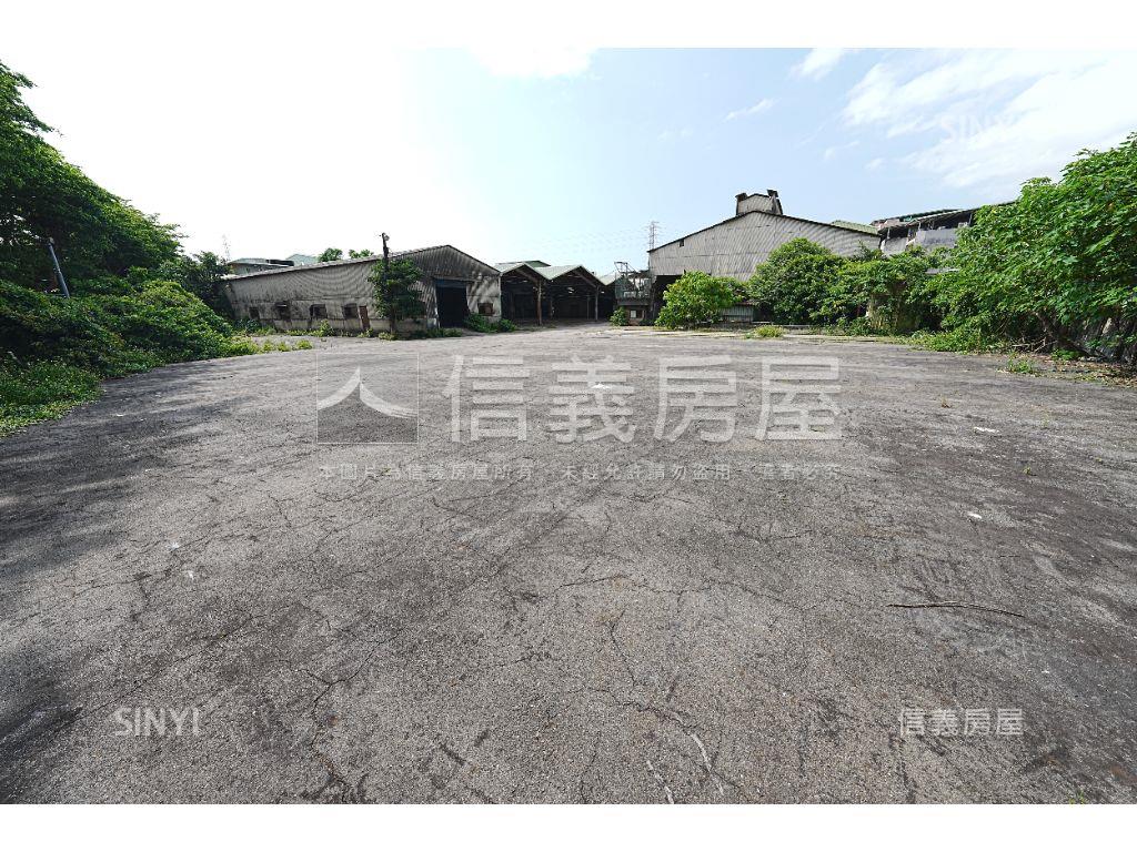 五股中興路３３３７坪土地房屋室內格局與周邊環境