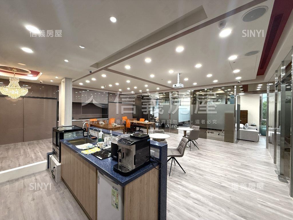 大都會新裝潢辦公室有吧台房屋室內格局與周邊環境