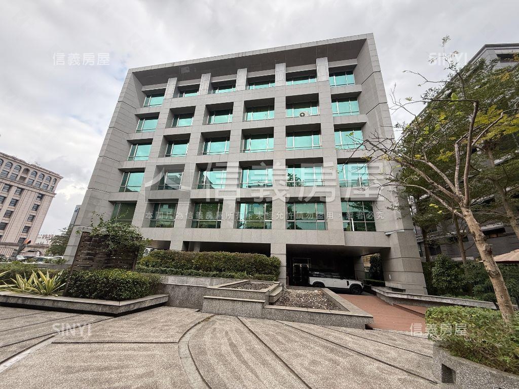 大都會新裝潢辦公室有吧台房屋室內格局與周邊環境