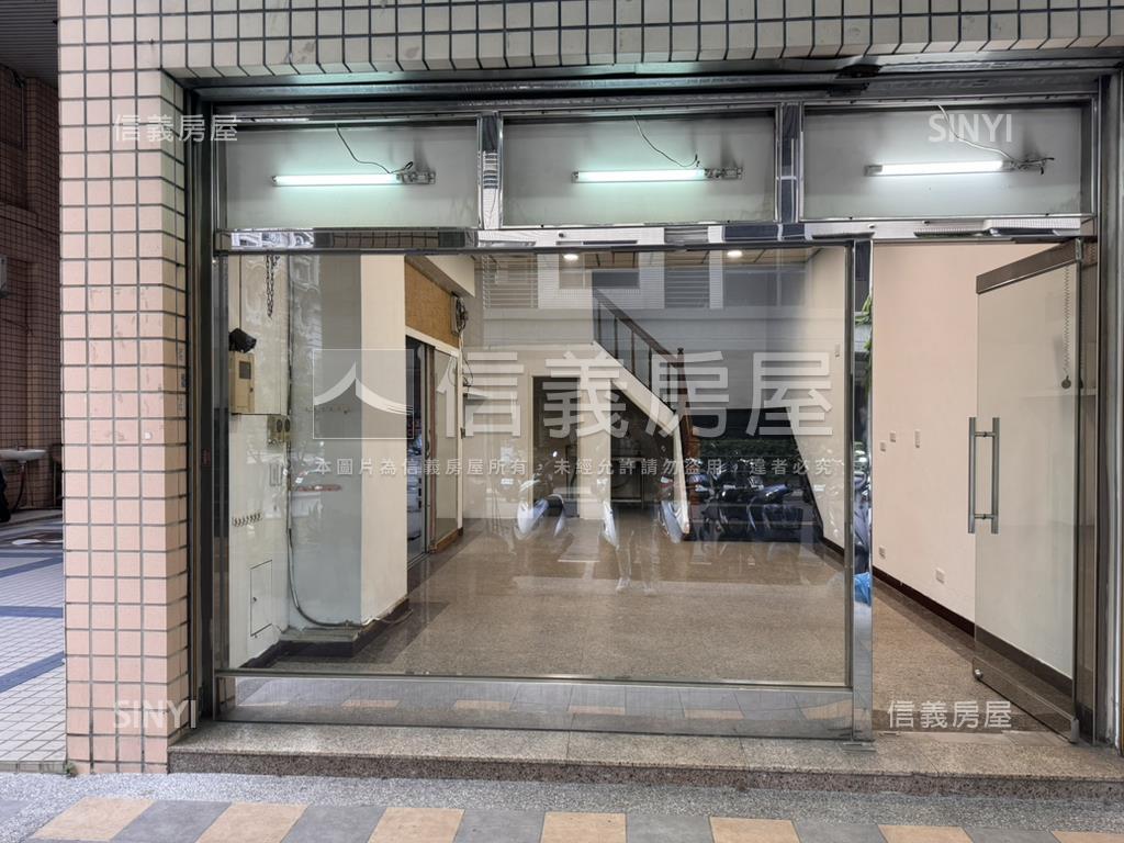 逢甲邊間臨路金店房屋室內格局與周邊環境