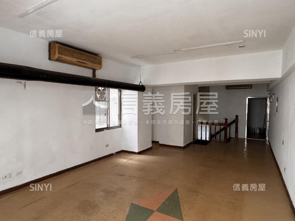 逢甲邊間臨路金店房屋室內格局與周邊環境