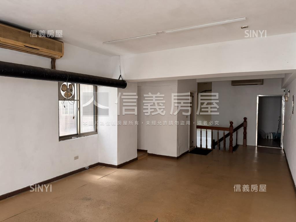 逢甲邊間臨路金店房屋室內格局與周邊環境