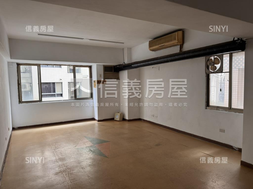 逢甲邊間臨路金店房屋室內格局與周邊環境