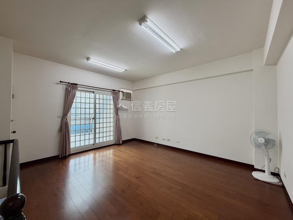 頭份市心｜社區型車庫透天房屋室內格局與周邊環境