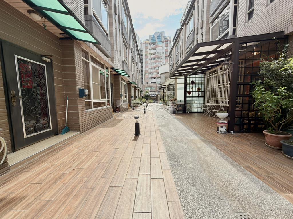 頭份市心｜社區型車庫透天房屋室內格局與周邊環境