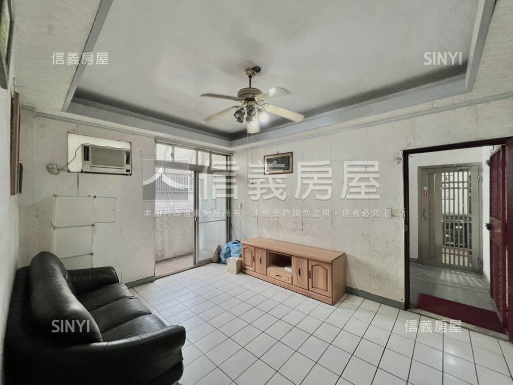 專任俗爆近勤美採光寓房屋室內格局與周邊環境