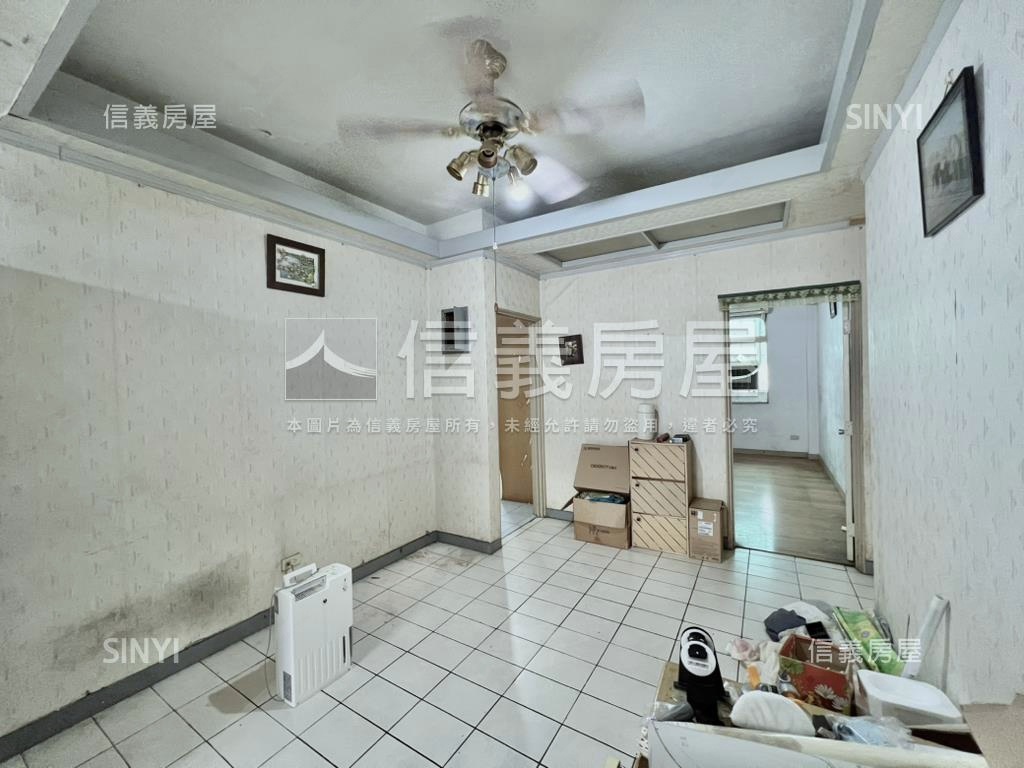 專任俗爆近勤美採光寓房屋室內格局與周邊環境