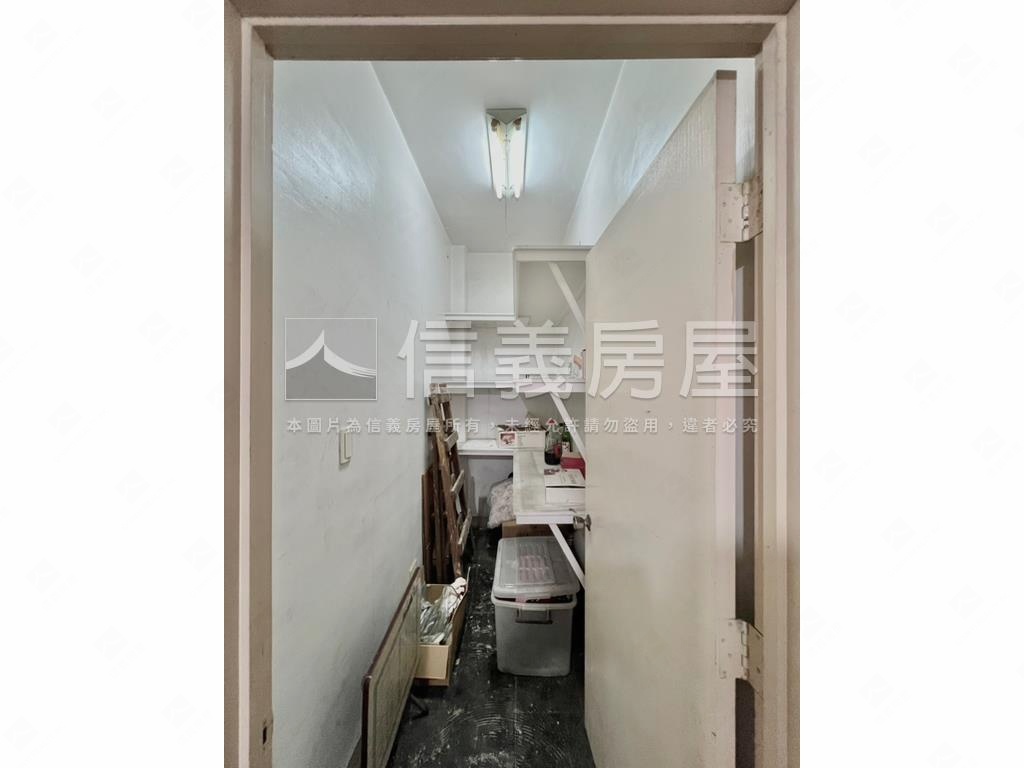 專任俗爆近勤美採光寓房屋室內格局與周邊環境