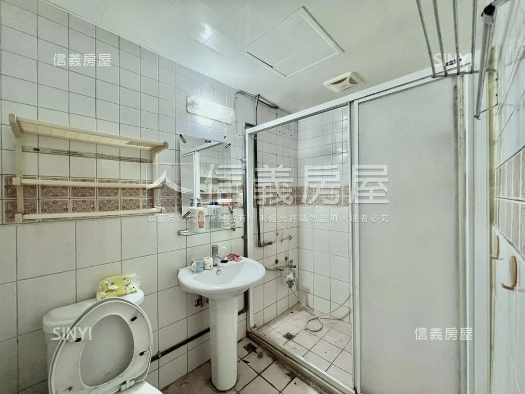 專任俗爆近勤美採光寓房屋室內格局與周邊環境